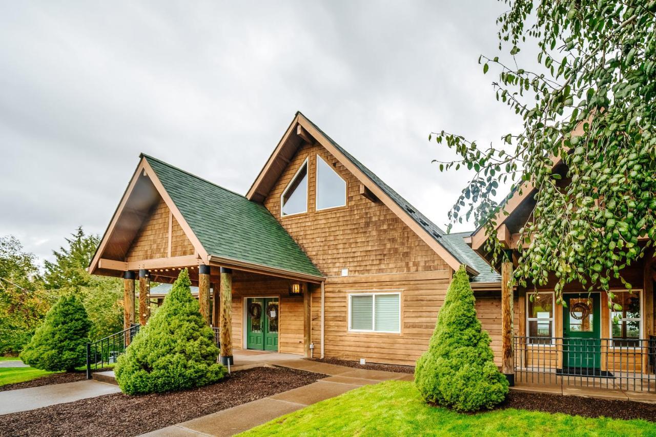 The Lodge At Diamond Woods Eugene Bagian luar foto